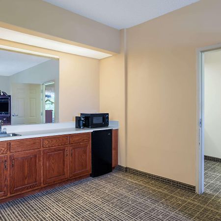 Baymont By Wyndham Lafayette Airport Hotel Kültér fotó