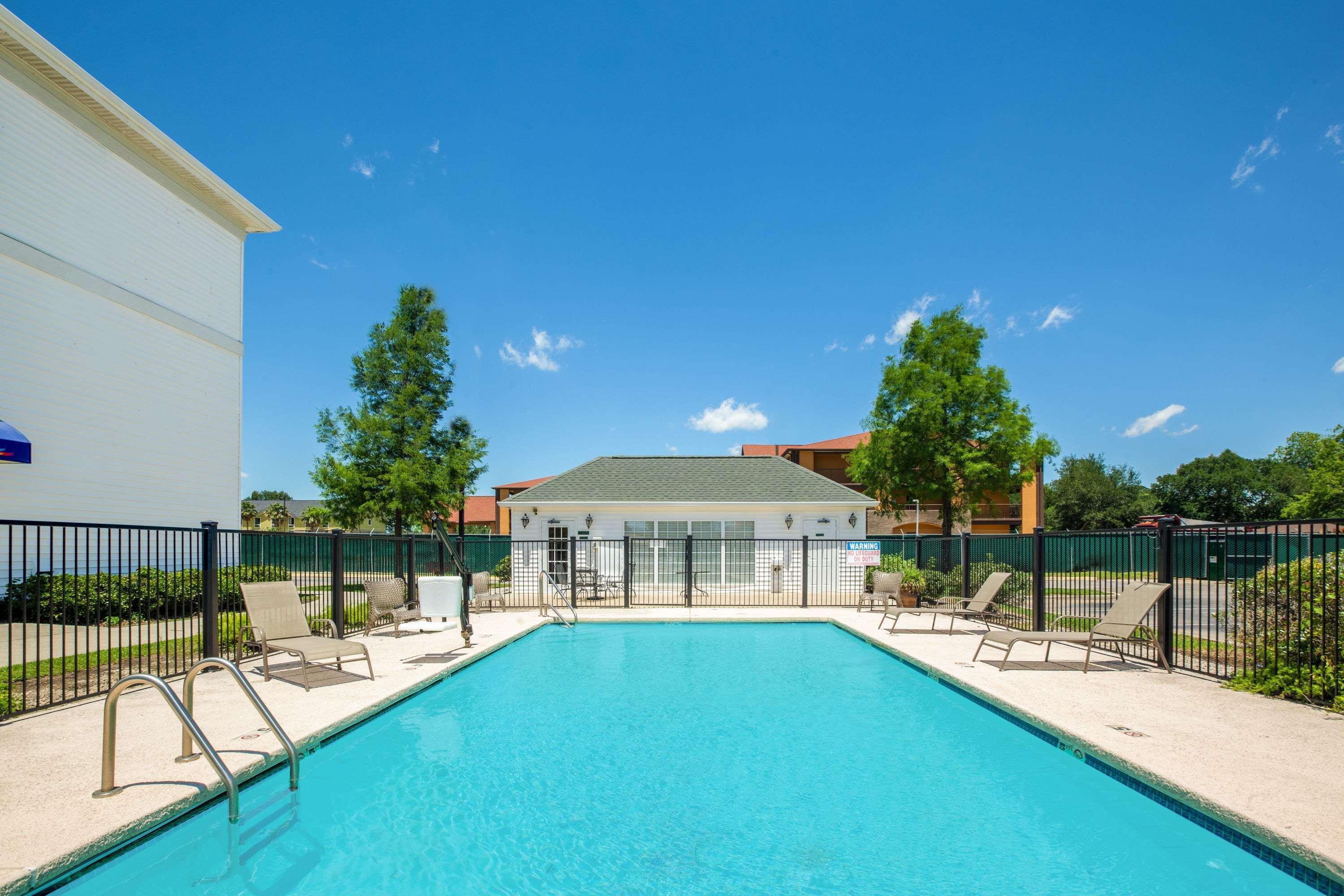 Baymont By Wyndham Lafayette Airport Hotel Kültér fotó